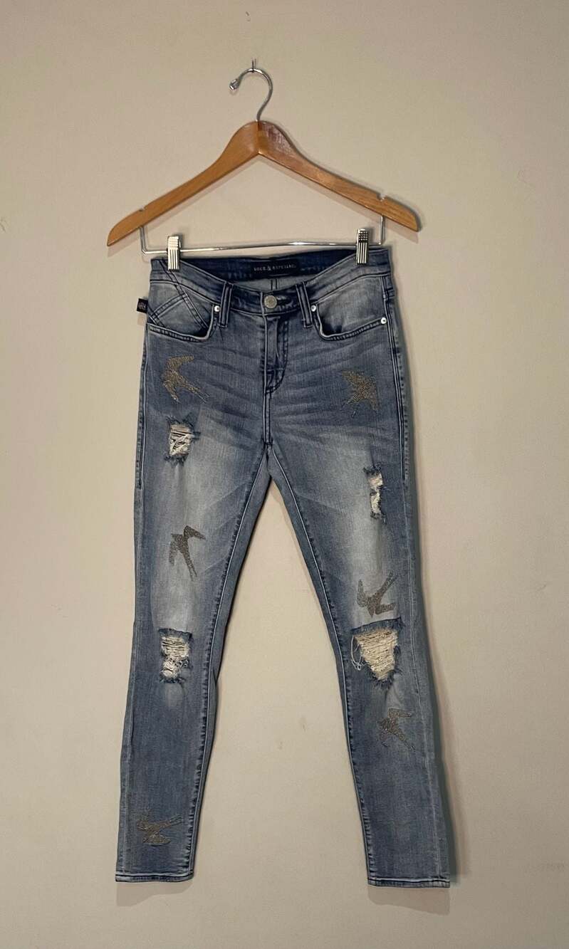 Rock & Republic Berlin Distressed Bird Embroidery Skinny Jeans Size 4 M